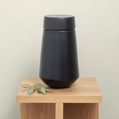 AEGIS CERAMIC URN: LARGE SIZE