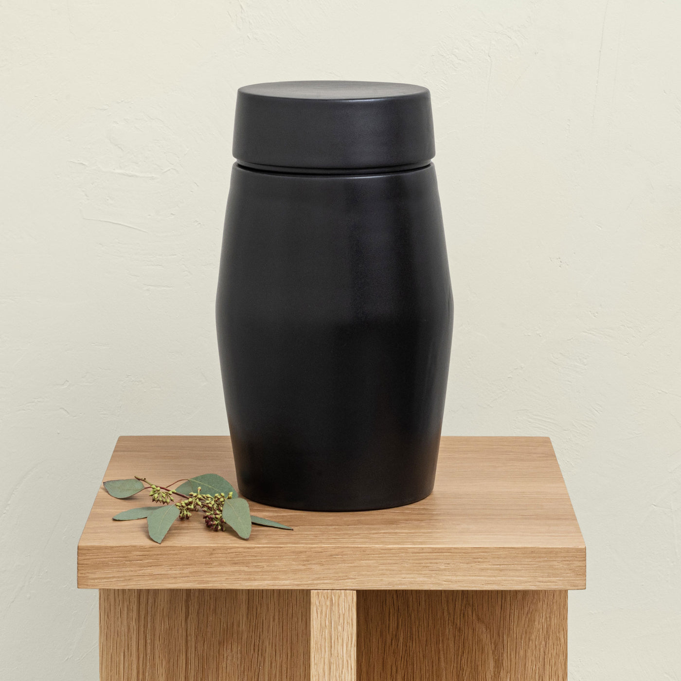 EPOCH CERAMIC URN: LARGE SIZE